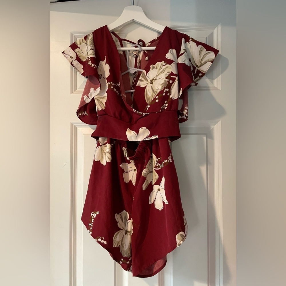 2-piece fun tropical outfit.  Halter top with tie.  Shorts bottom.